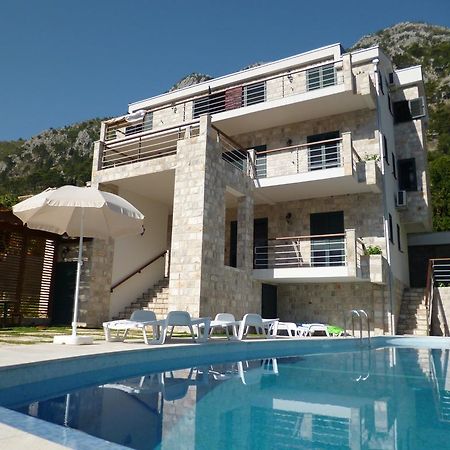 Villa "M Family" Kotor Bagian luar foto