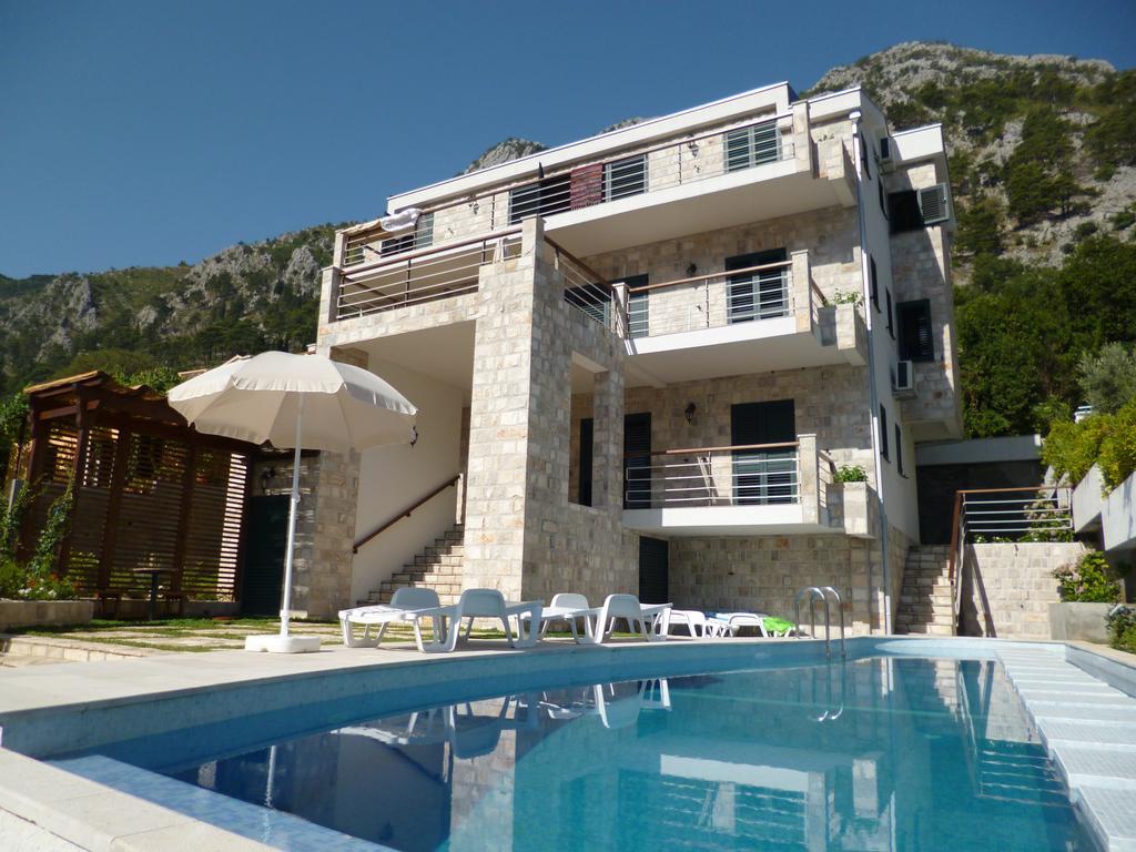 Villa "M Family" Kotor Bagian luar foto