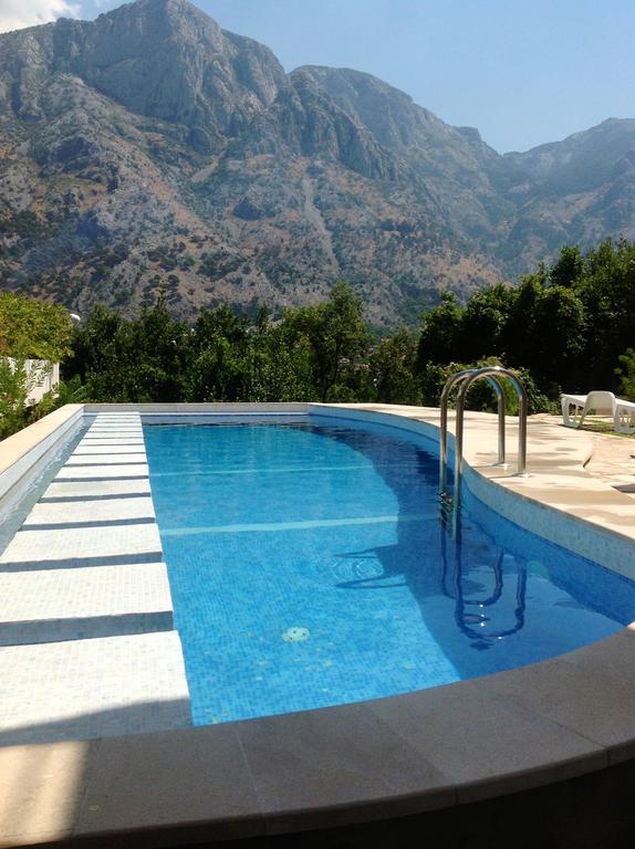 Villa "M Family" Kotor Bagian luar foto